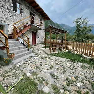 Maison d'hôtes “ Center “, Theth